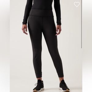 ATHLETA Rainier Jogger // Black #488459
